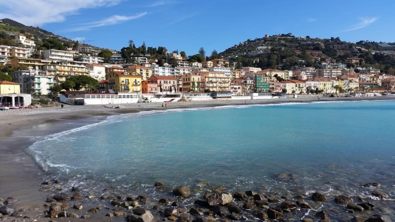 086 - Sunshine Home, 5 Minuti Dalla Spiaggia - Parcheggio Privato Gratis Incluso Ospedaletti Buitenkant foto
